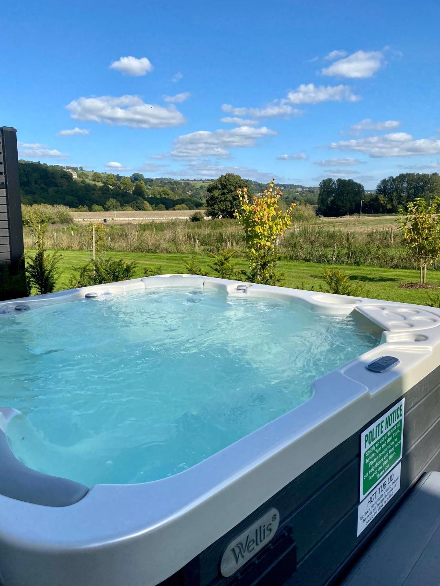 Vakantiehuis Stunning Modern Set In Beautiful Grounds. Bath
