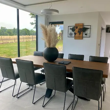 Stunning Modern Home Set In Beautiful Grounds. Bath Exterior photo